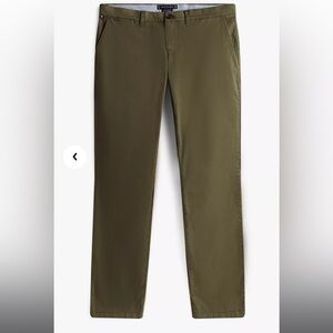 Tommy Hilfiger Men’s Olive Green Chino Pants size 31/34